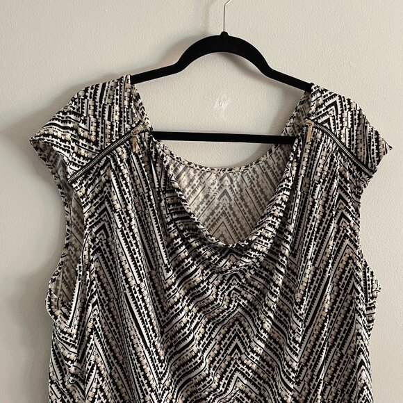 Lane Bryant Womn Plus 26/28 White/Black Boat Neck Zipper Shoulder Sleeveless Top - Picture 3 of 8